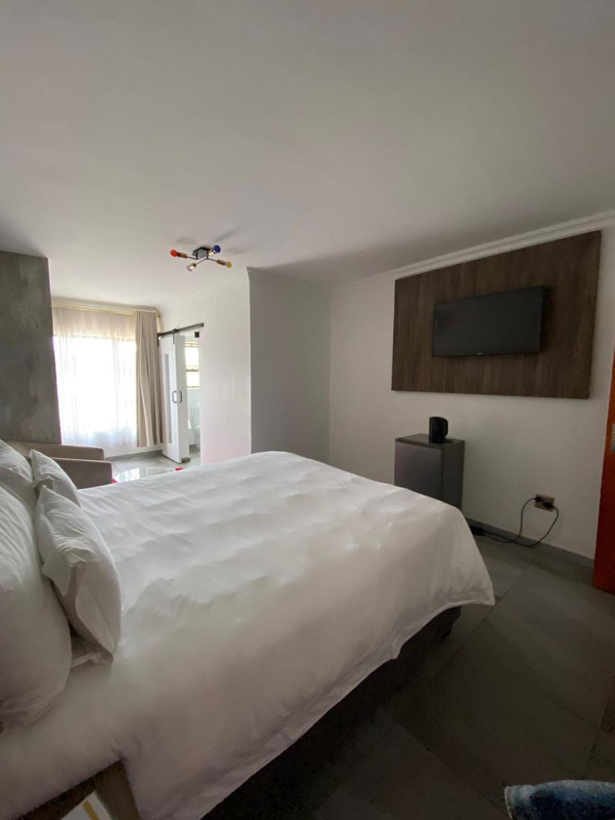 Hotel El Infinito เคมป์ตัน พาร์ค ภายนอก รูปภาพ